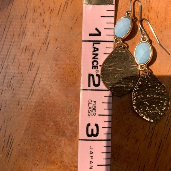 Gold Tone Earring with blue "stone" - Picture 4 of 4